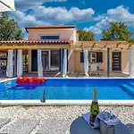 House Krase With Private Pool Semesterbostad