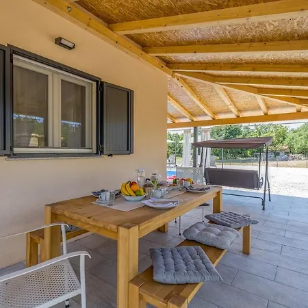 House Krase With Private Pool Casa vacanze Smoljanci