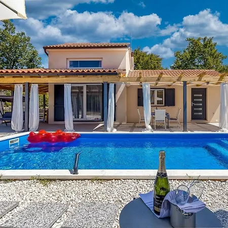 House Krase With Private Pool Prázdninový dům