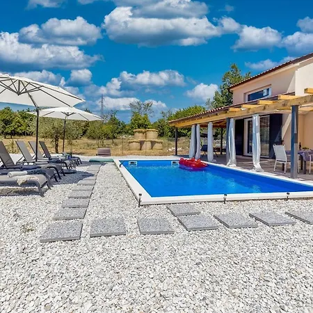 Holiday home House Krase With Private Pool Smoljanci