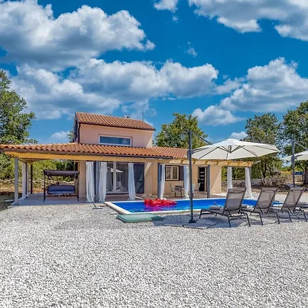 Semesterbostad House Krase With Private Pool