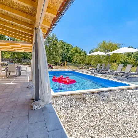 House Krase With Private Pool Ferienhaus *