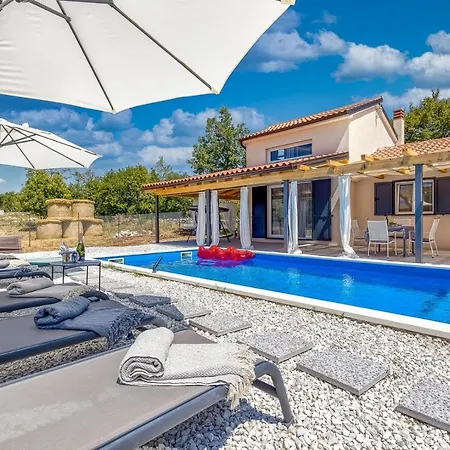 House Krase With Private Pool Ferienhaus Smoljanci